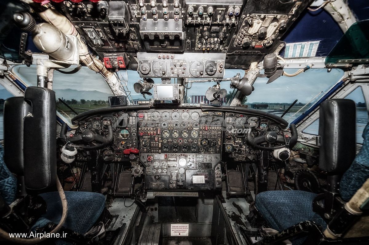 کابین خلبان هواپیمای آنتونوف An-12