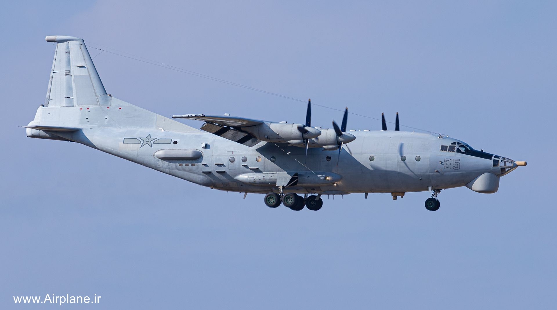 هواپیمای باری Shaanxi Y-8 چین