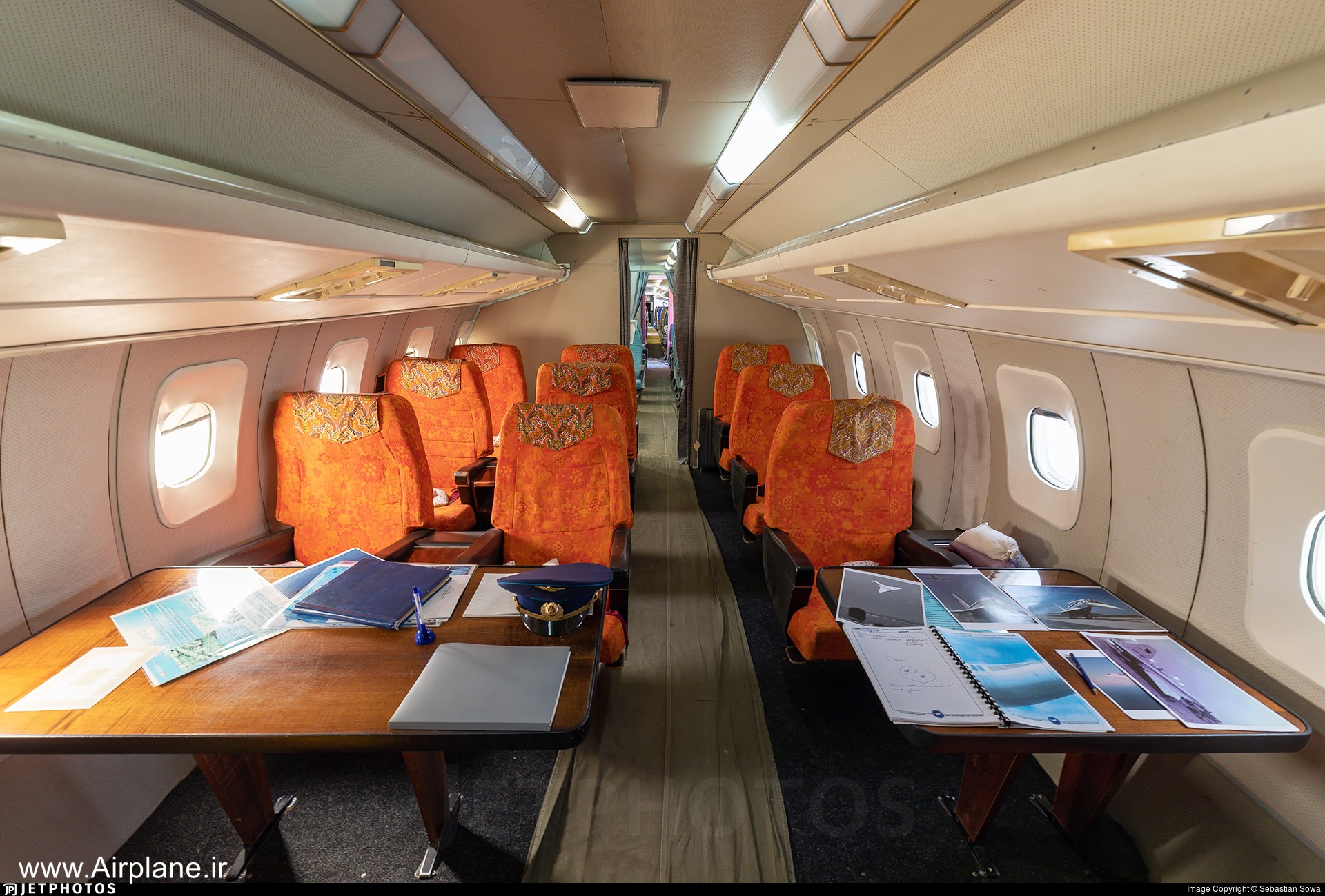 کابین مسافر هواپیمای توپولوف 144