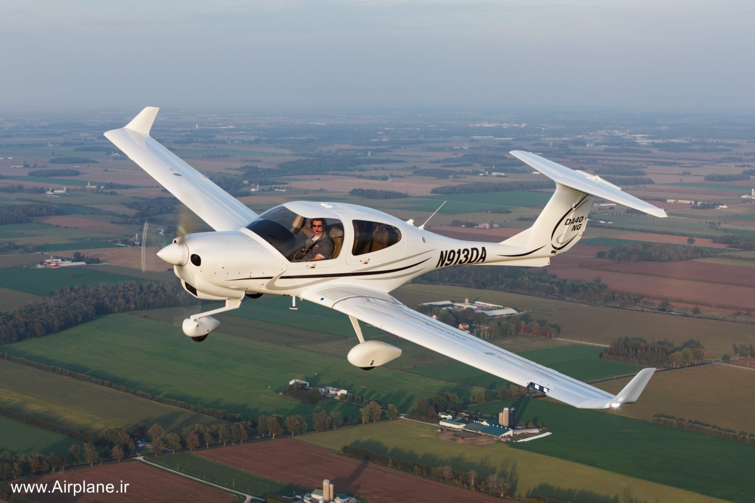 هواپیمای Diamond DA40 Diamond Star - هواپیما